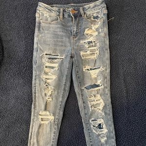 American Eagle womens curvy high rise skinny Jean. Size 2 short